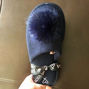 Nwt Victoria’s Secret blue Pom slippers